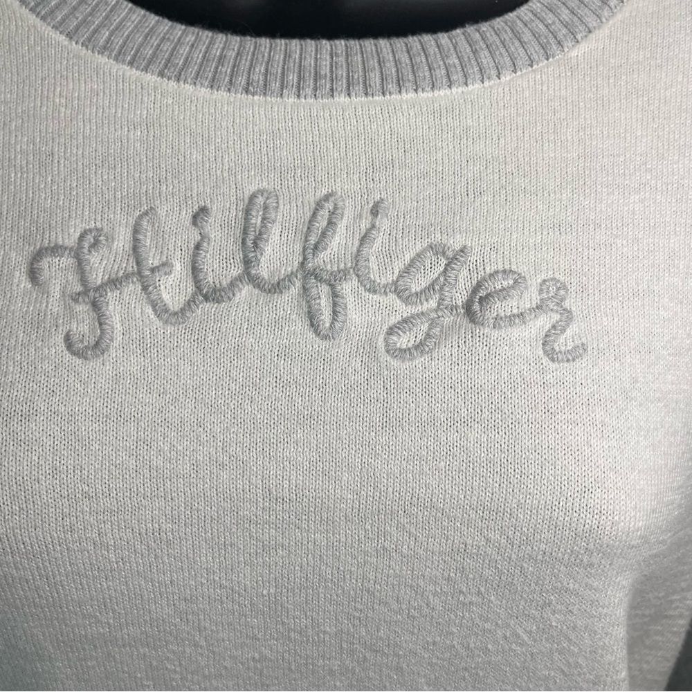 Tommy Hilfiger Crew Neck Sweater Size L | White & Light Gray Colorblock Knit